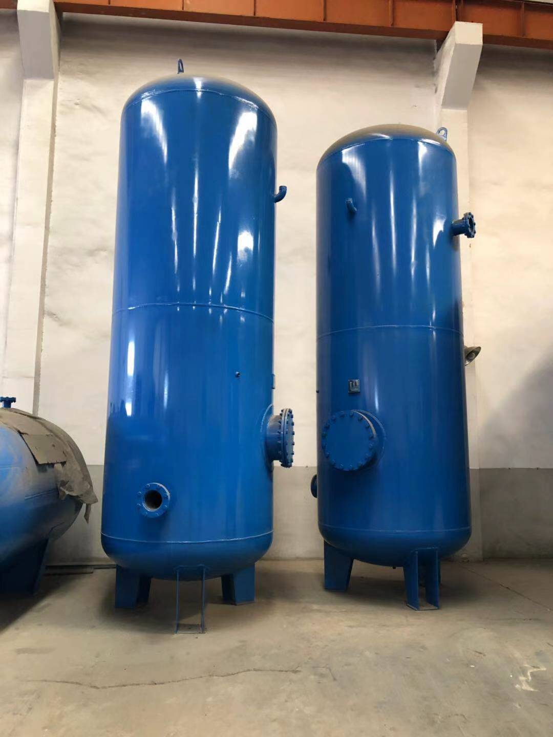 <strong>空壓機，儲氣罐，噴砂機</strong>